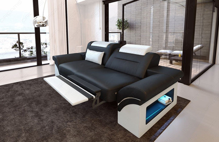 2 Sitzer Designersofa Monza in den Farben schwarz-weiÃŸ - Die LED Beleuchtung, USB Anschluss und Relaxfunktion sind optional erhÃ¤ltlich.