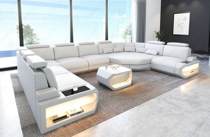Wohnlandschaft Asti U Form komplett in weiÃŸem Leder. Couchtisch und USB AnschlÃ¼sse sind optional erhÃ¤ltlich.