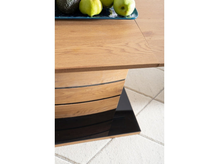 Leonardo Oak Dining Table