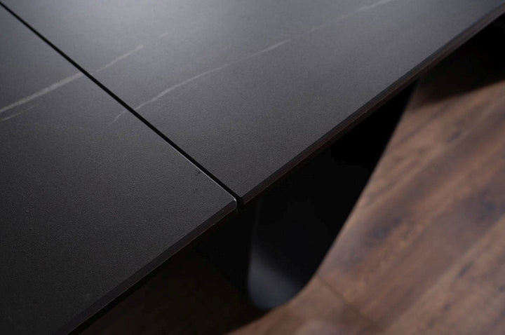 Samanta Dining Table