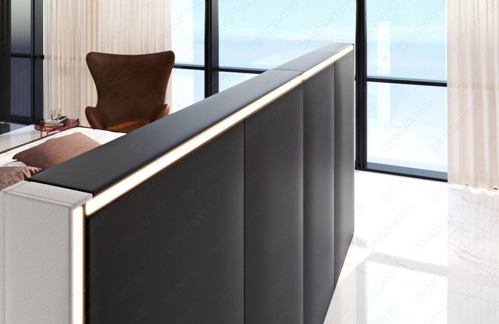 Detailbild der RÃ¼ckwand vom Sofa Monaco mit LED Beleuchtung
