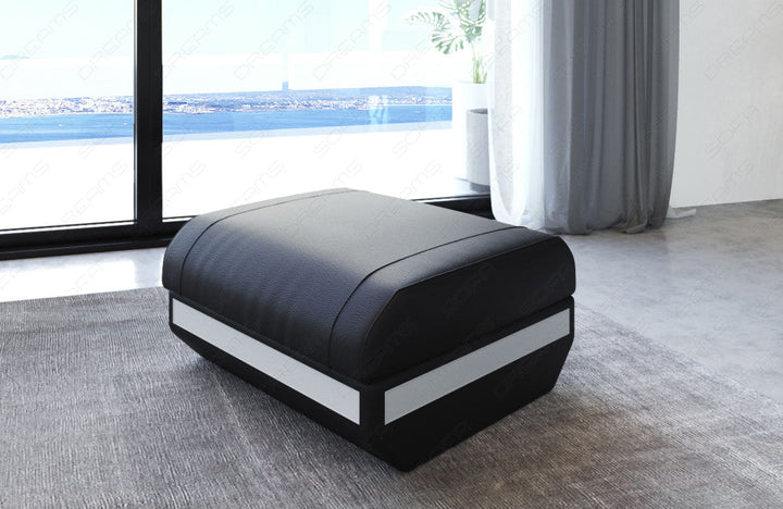 Zu diesem Sofa kÃ¶nnen Sie optional einen passenden Hocker dazubestellen.