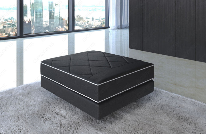 Zu diesem Sofa kÃ¶nnen Sie optional einen passenden Hocker dazubestellen.