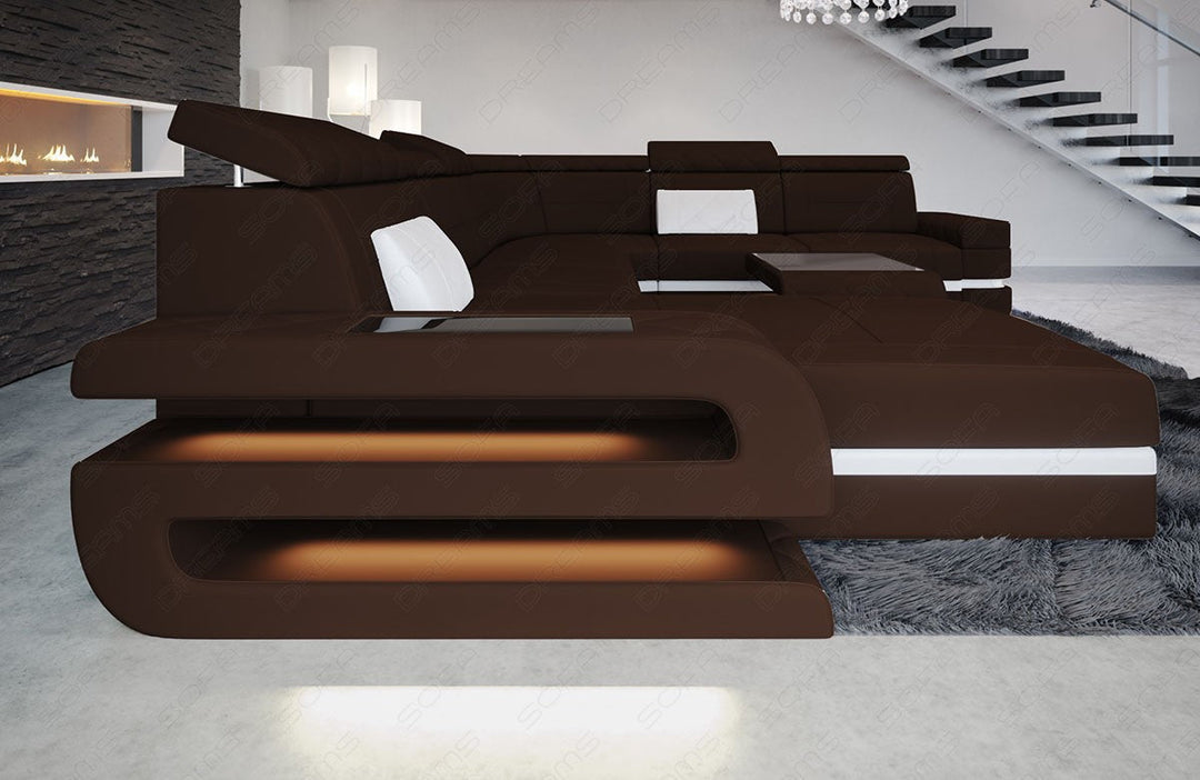 Detailansicht der groÃŸen Armlehne beim XXL Stoffsofa Bologna Mini U Form Sofa mit LED