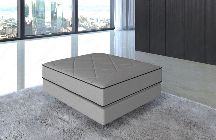 Zu diesem Sofa kÃ¶nnen Sie optional einen passenden Hocker dazubestellen.