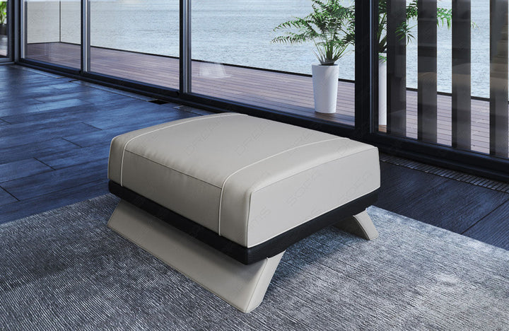 Zu diesem Sofa kÃ¶nnen Sie optional einen passenden Hocker dazubestellen.