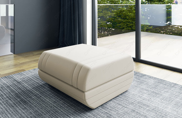 Zu diesem Sofa kÃ¶nnen Sie optional einen passenden Hocker dazubestellen.