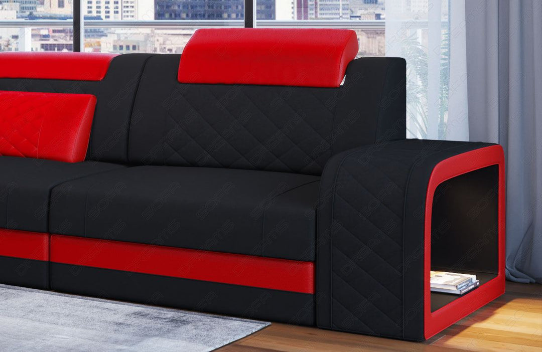 Detailansicht der kleinen Armlehne beim Sofa Berlin