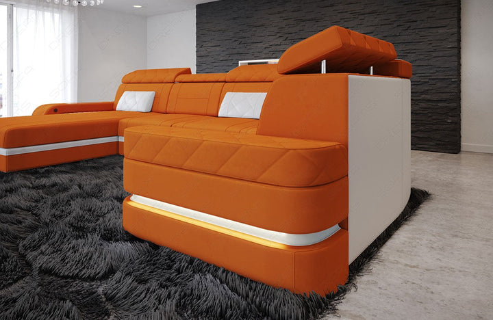 Detailansicht der RÃ¼ckenlehne und der kleinen Armlehne beim Sofa Bologna U Form
