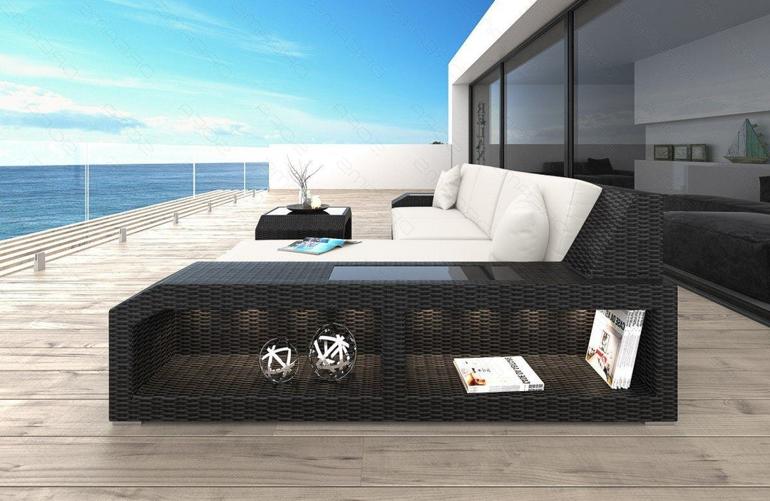 Rattansofa Matera L Form mit Polsterauflagen in Creme und LED-Beleuchtung - Detailansicht groÃŸe Armlehne