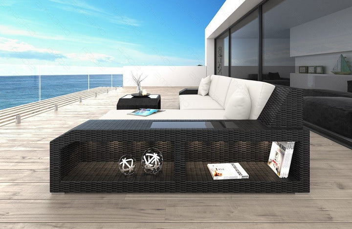 Rattansofa Matera L Form mit Polsterauflagen in Creme und LED-Beleuchtung - Detailansicht groÃŸe Armlehne
