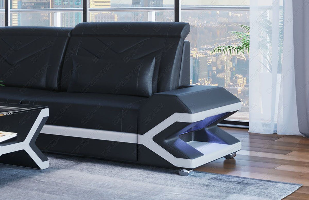 Detailbild der Armlehne beim Sofa Napoli
