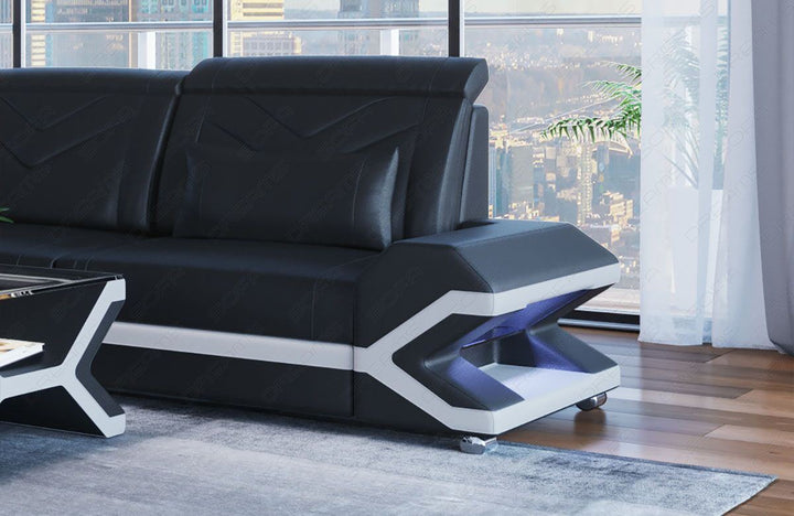 Detailbild der Armlehne beim Sofa Napoli