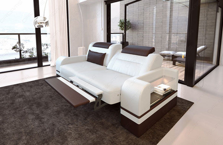 Zweisitzer Leder Sofa Parma in weiÃŸ-dunkelbraun - Die LED Beleuchtung, USB Anschluss und Relaxfunktion sind optional erhÃ¤ltlich.